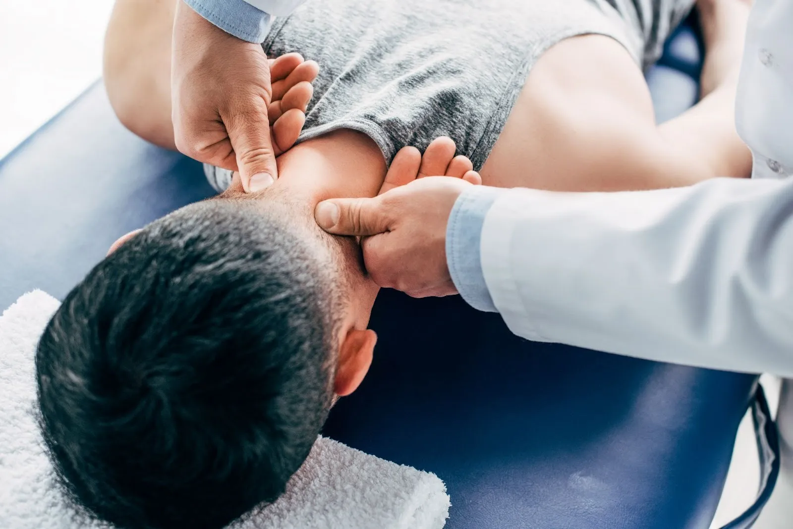 The Role of Posture in Preventing and Treating Back Pain with Chiropractic Care